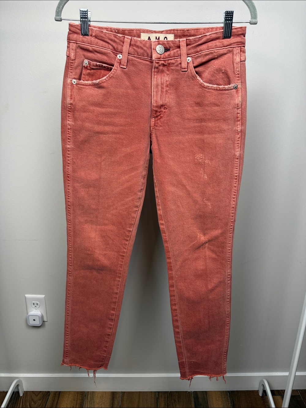 AMO Clay Stix Crop Jeans (26)